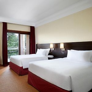 Lower Floors Guest Room